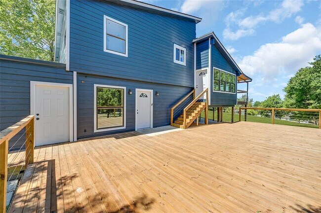 Primary Photo - 1261 Camilla Lake Rd