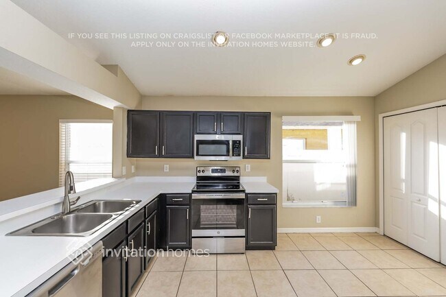 Building Photo - 6939 Crown Lake Dr