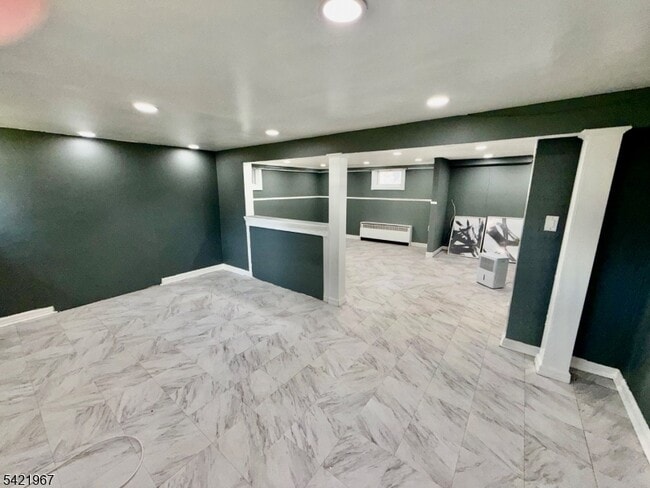 Building Photo - 25 Huck Rd