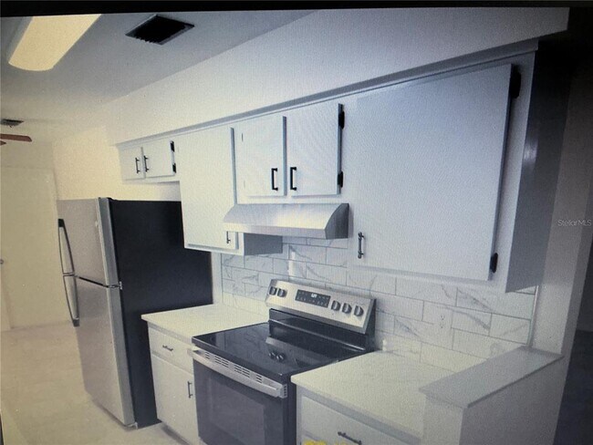 Building Photo - 15144 SW 27th Ct