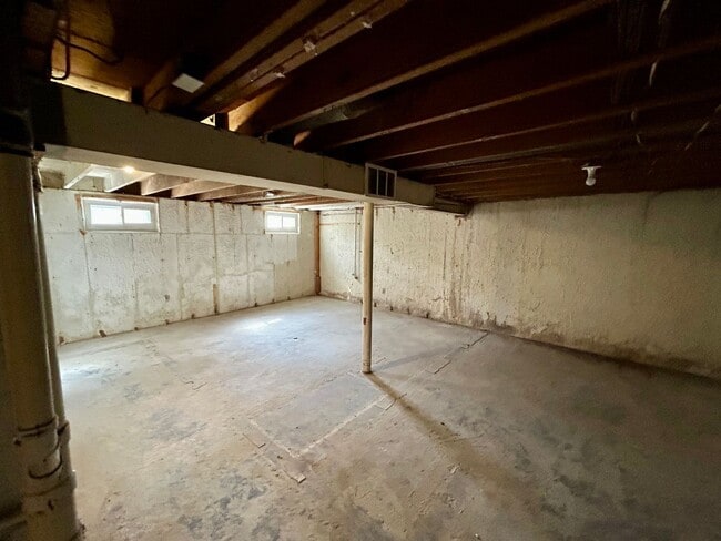 Building Photo - 5832 Childs Ave
