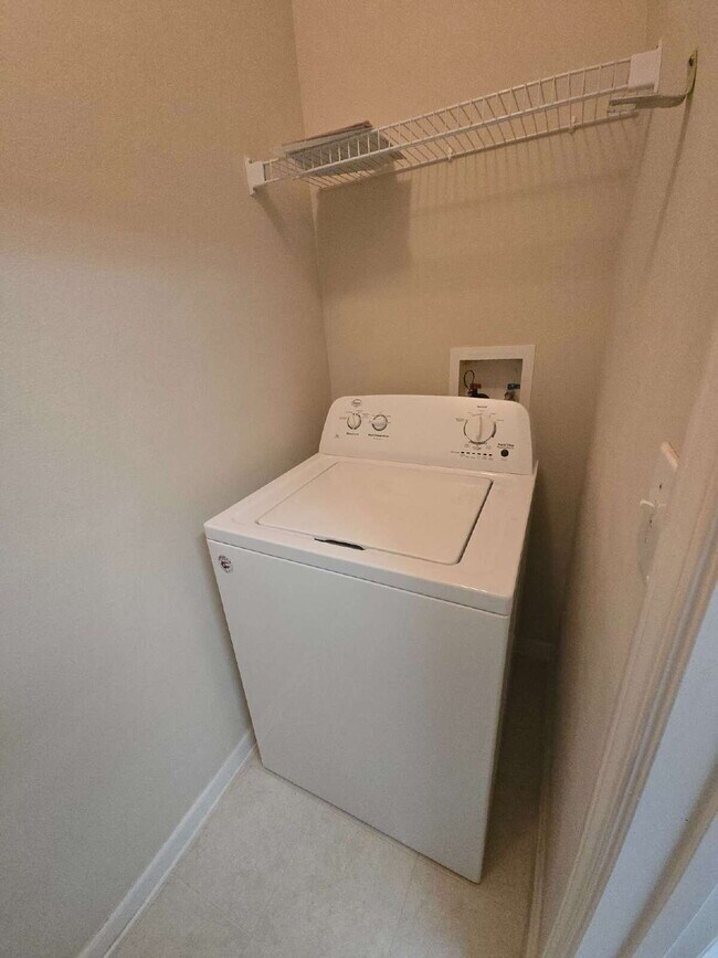 Building Photo - "Charming 1-Bedroom Condo Retreat in Tampa's Serene Villa View Circle"