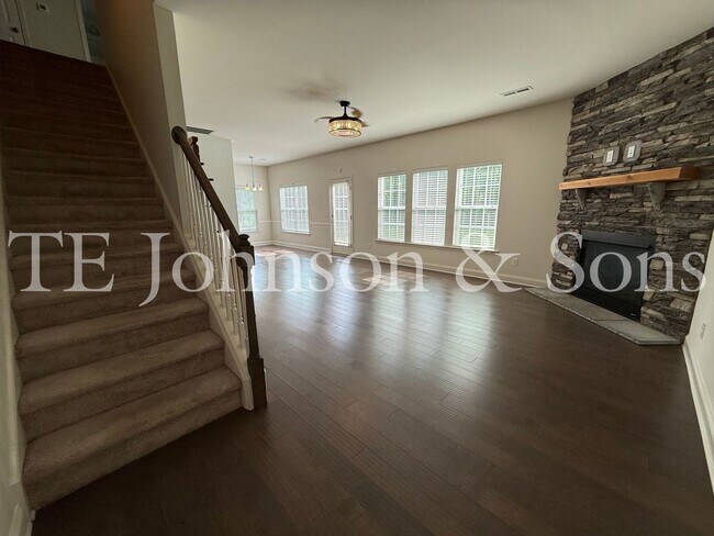 Building Photo - 2925 Grassy Knoll Cir