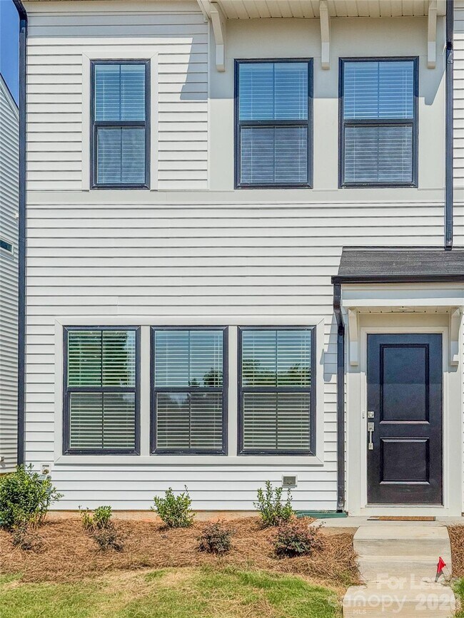 Building Photo - 6524 Harlech St