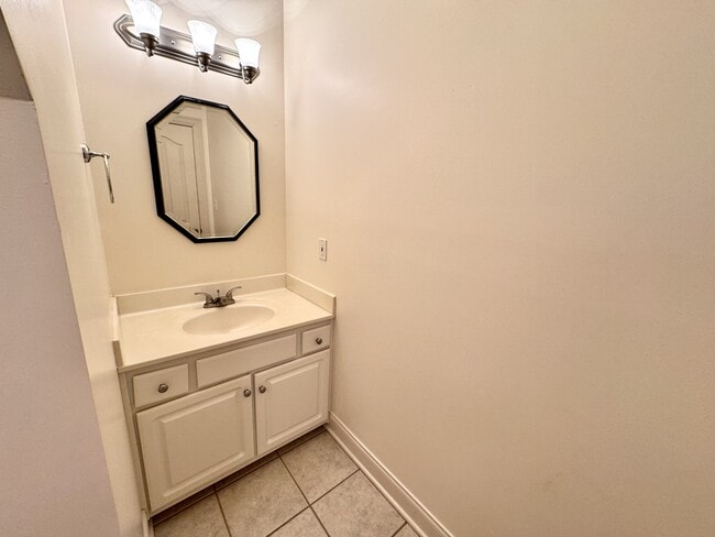 Building Photo - 88 St Annes Ct
