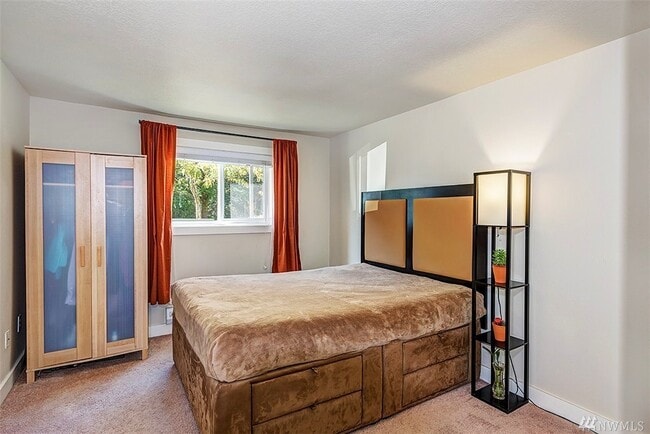 Building Photo - 15819 Leary Wy