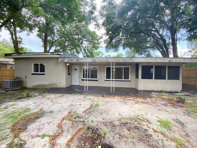 Building Photo - 311 Altaloma Ave