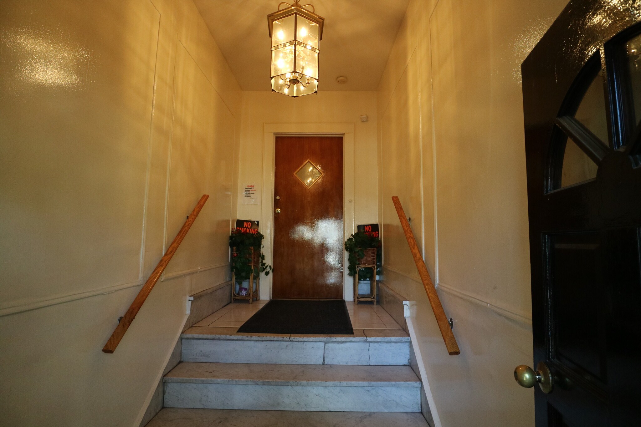 Building Photo - 138 Vermont Ave