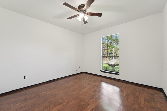 Building Photo - 2801 Dove Tree Dr