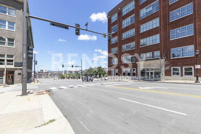 Building Photo - 700 Broadway Blvd