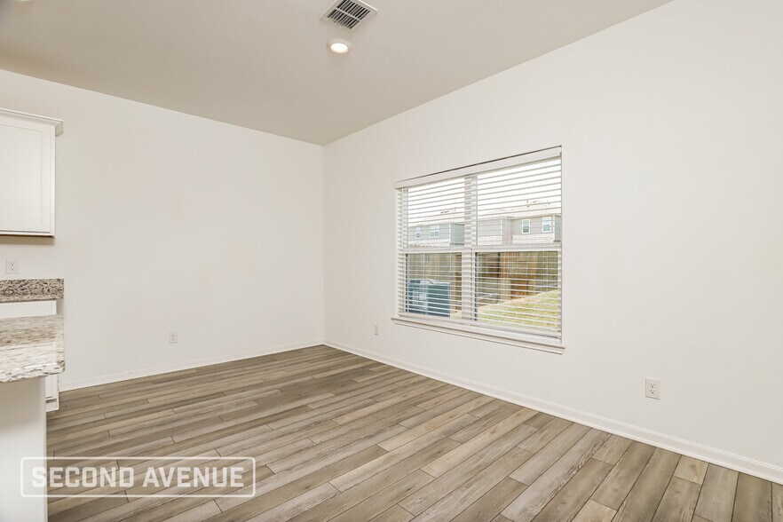 Building Photo - 10911 Lafayette Lp