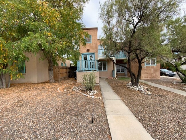Primary Photo - 3 Bedroom Townhome Available Near Albuquer...