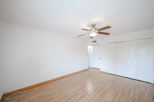 Building Photo - 8372 E Solano Dr