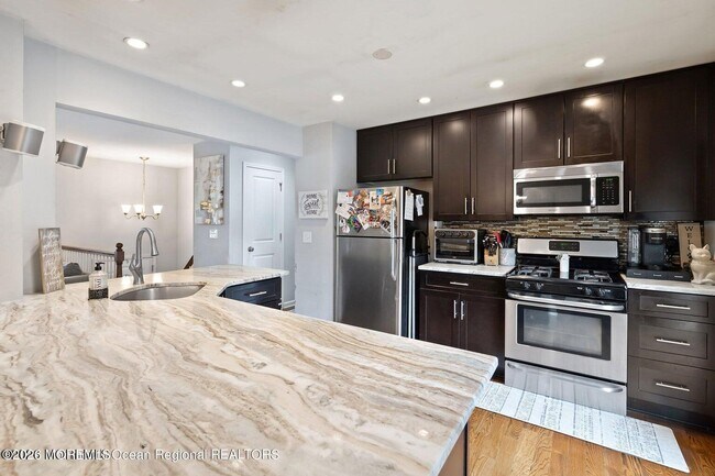 Building Photo - 510 Leawood Ave