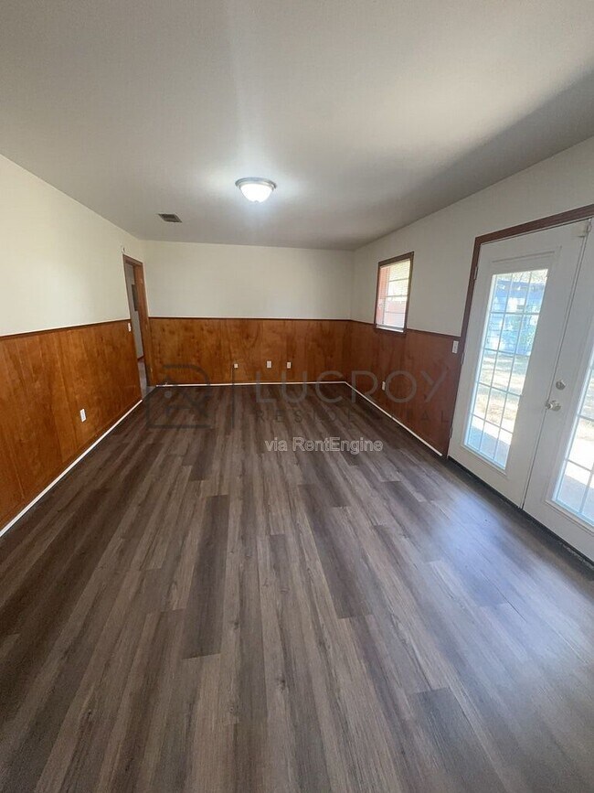 Building Photo - 2242 Castle Hill Dr
