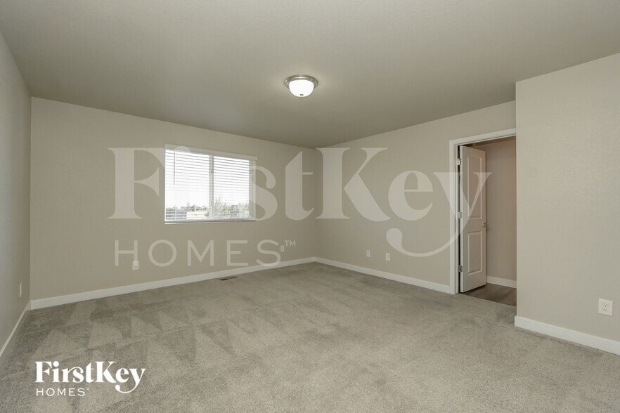 Building Photo - 10045 Luneth Dr
