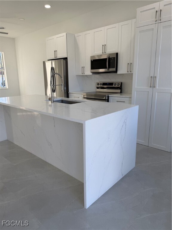 Building Photo - 1037 Macy St E