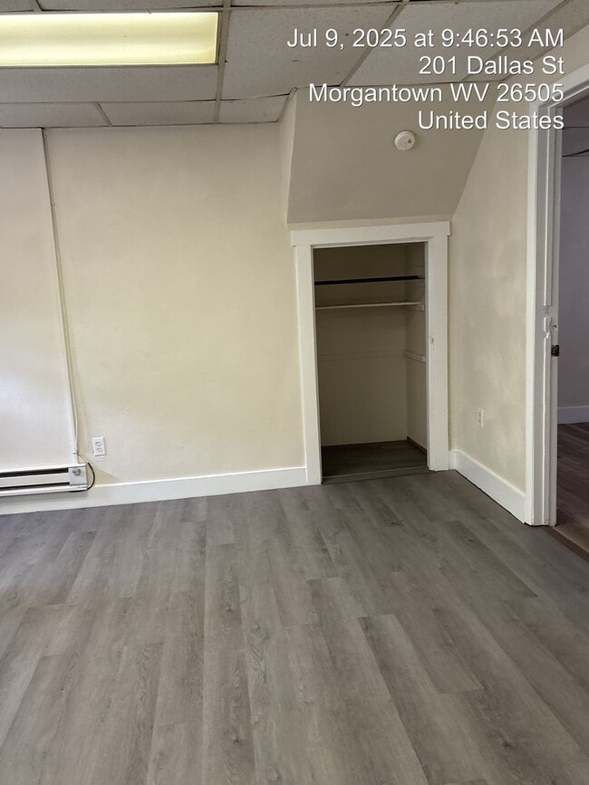 Building Photo - 487 Dallas St