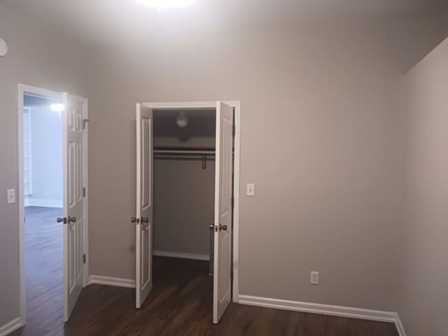 Building Photo - 3 bedroom, 2 bath with office in Frederick...