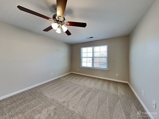 Building Photo - 469 Eastfair Dr