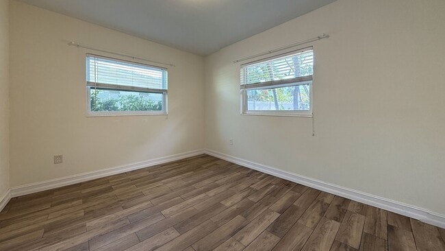 Building Photo - 6660 Bay St