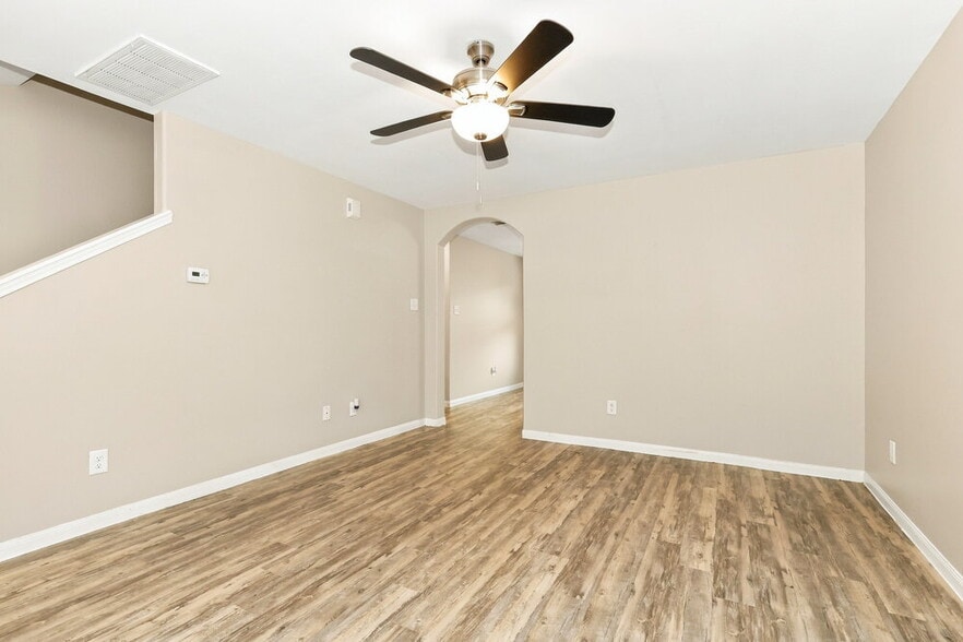 Building Photo - 21110 Sugar Orchard Ln