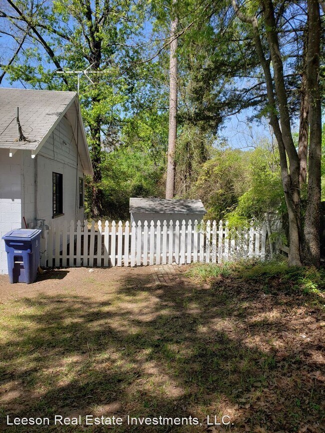 Building Photo - 3 br, 1 bath House - 4022 Independence Ave.