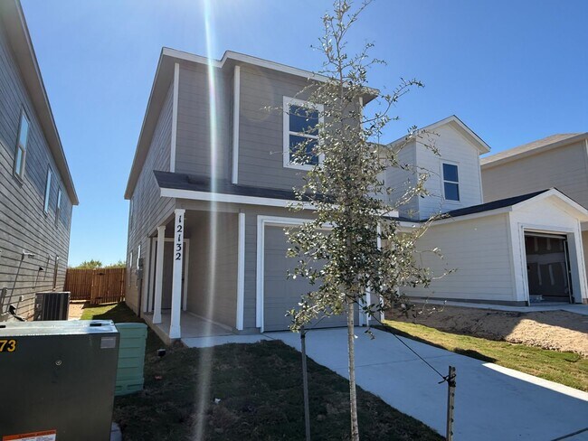 Building Photo - Tres Laurels-Wellton