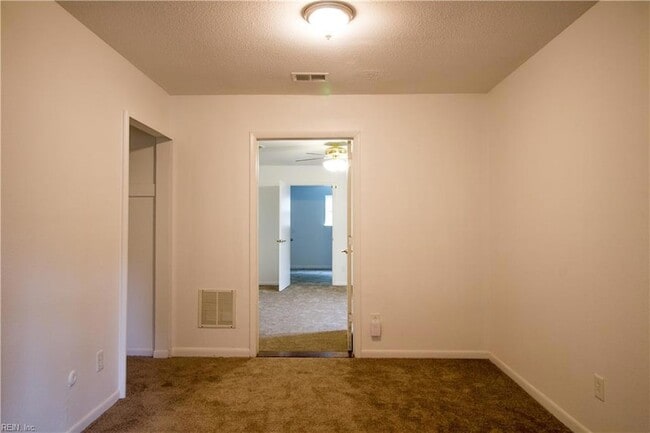 Building Photo - 1343 W 39th St