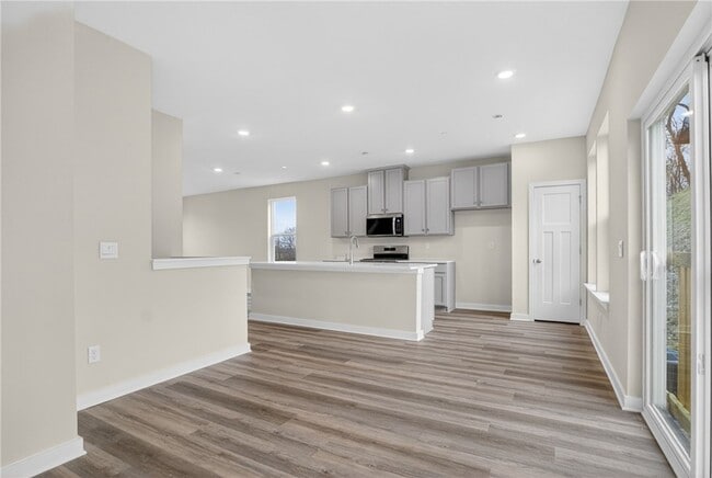 Building Photo - 704 Olivia St