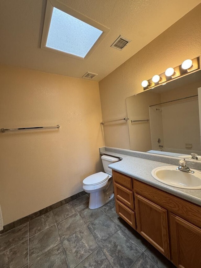 Building Photo - 4877 Los Reyes Dr