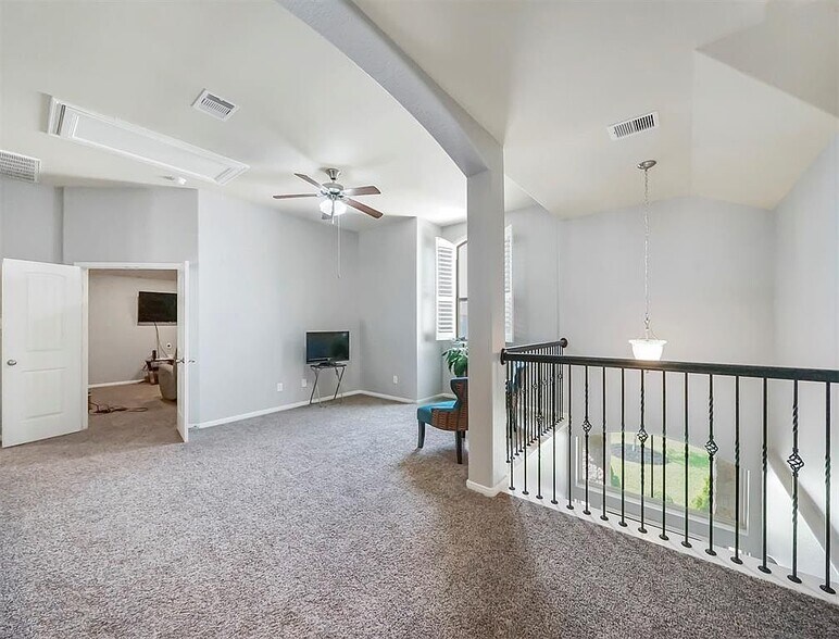 Building Photo - 28710 Brownwood Lake Dr