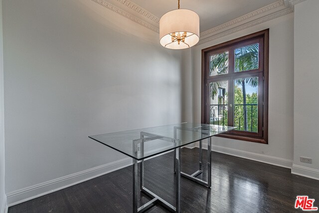 Building Photo - 316 N Rossmore Ave