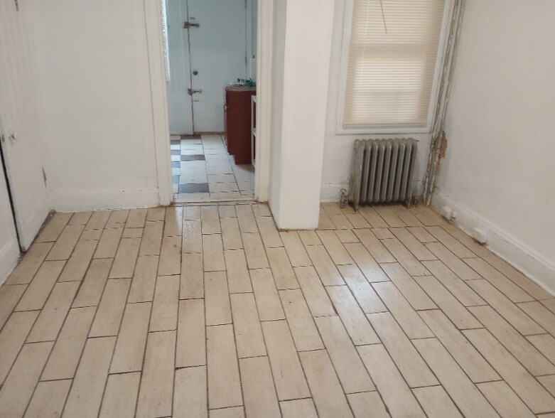 Building Photo - 16xx W Juniata St