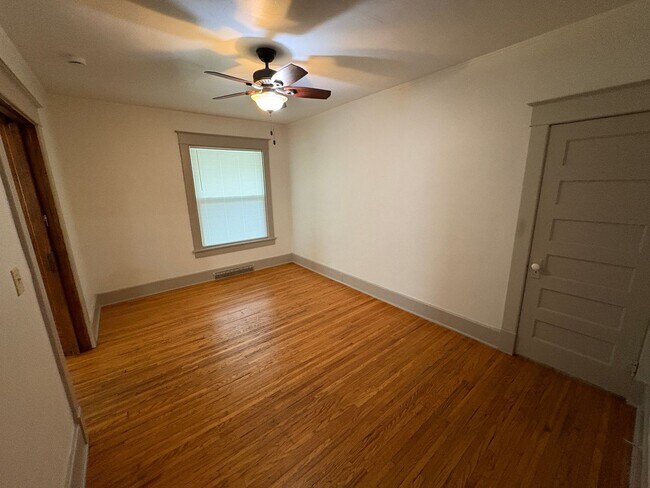 Building Photo - 1234 Goodhue Blvd