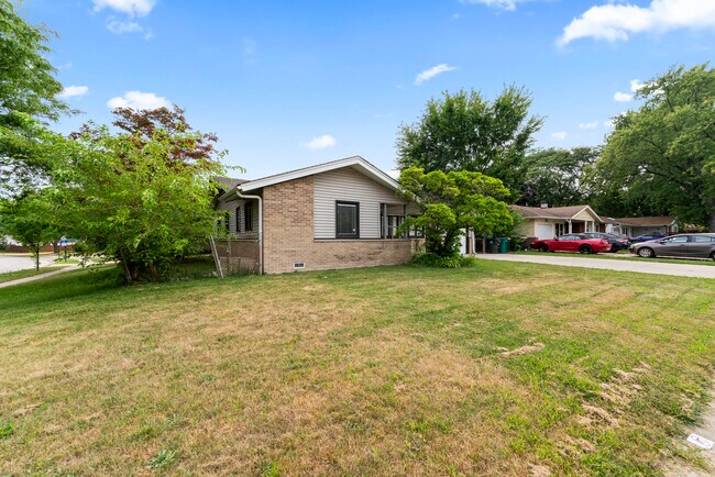 Building Photo - 109 Landmeier Rd