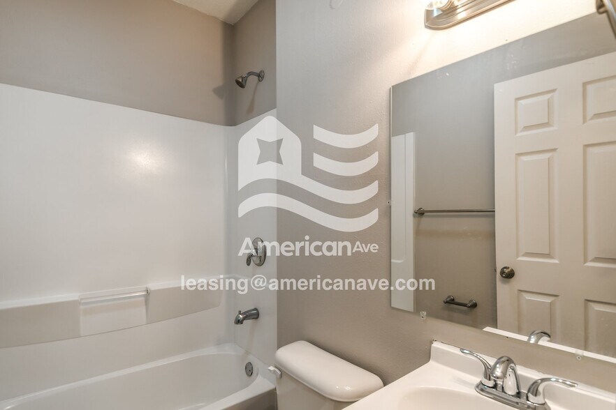 Building Photo - 765 Regina Ave