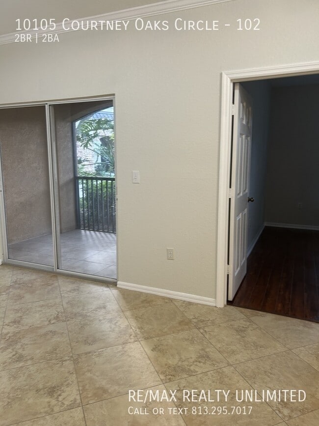 Building Photo - 10105 Courtney Oaks Cir