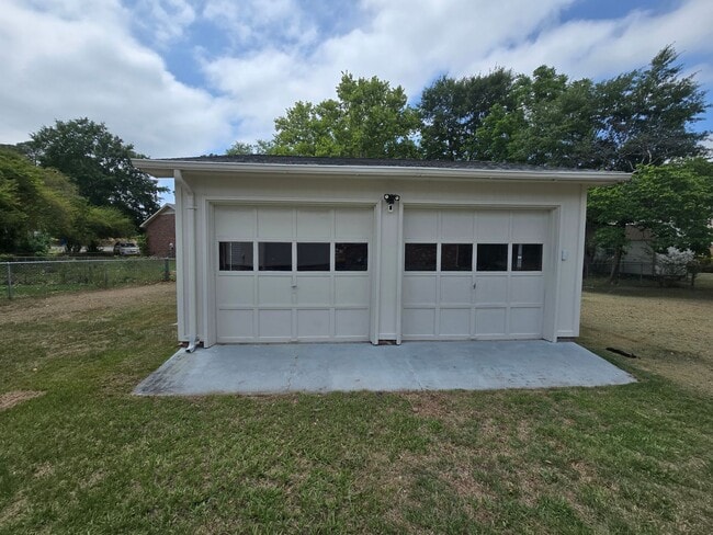 Building Photo - 5247 Brownwood Ct