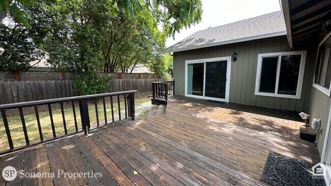 Building Photo - Spacious 4 Bedroom Eastside Home