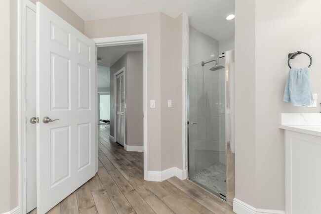 Building Photo - 477 Otter Ln S