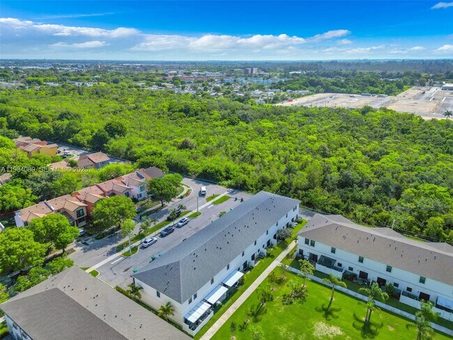 Building Photo - 617 SW 11th St