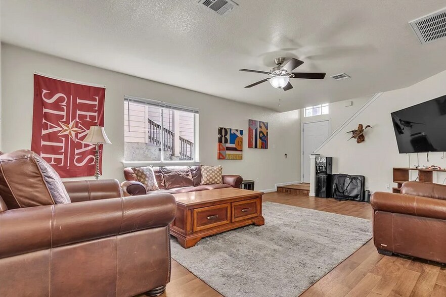 Building Photo - 897 Sagewood Trl