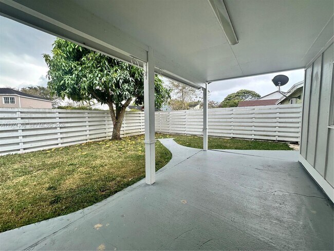 Building Photo - 14024 SW 148th Ln