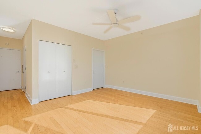 Building Photo - 1 Spring St