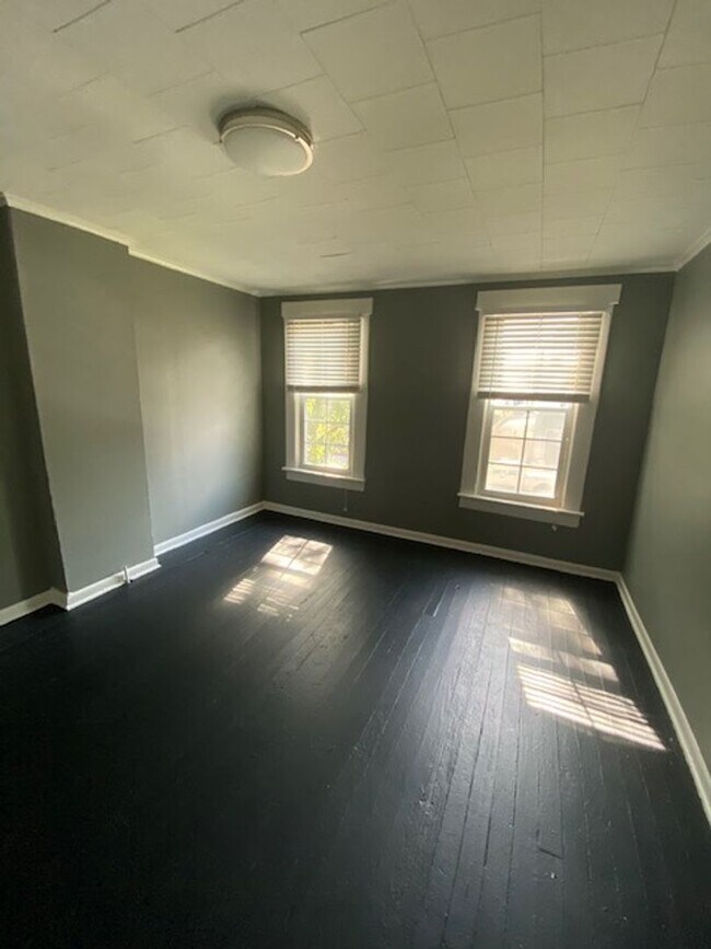 Building Photo - 1598-1600 S 4th St.