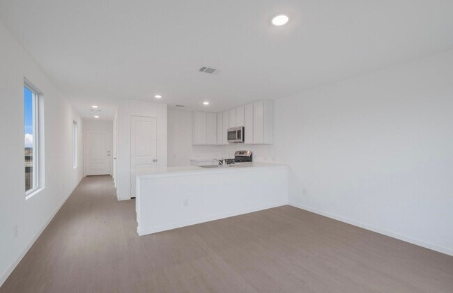 Building Photo - 7422 India Star