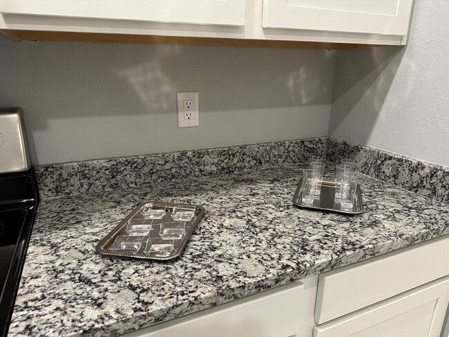 Building Photo - 3756 NE 13th Pl