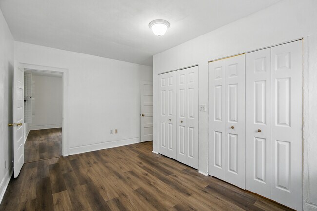 Building Photo - 5611 Hampton Blvd