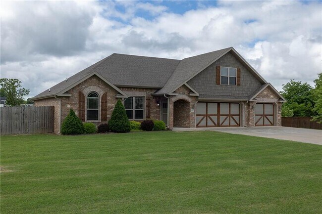 Building Photo - 13427 Meadow Ridge